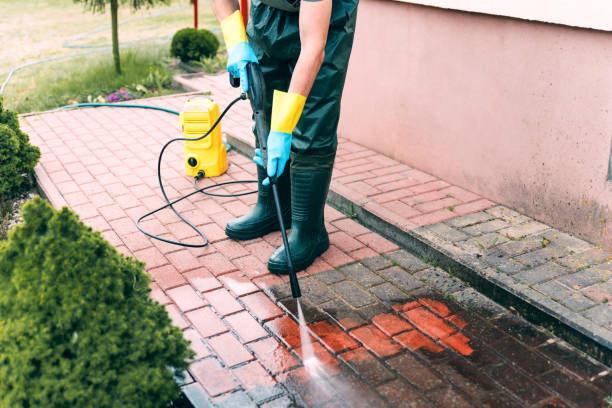 Best Gas Station Cleaning  in Center Hill, FL